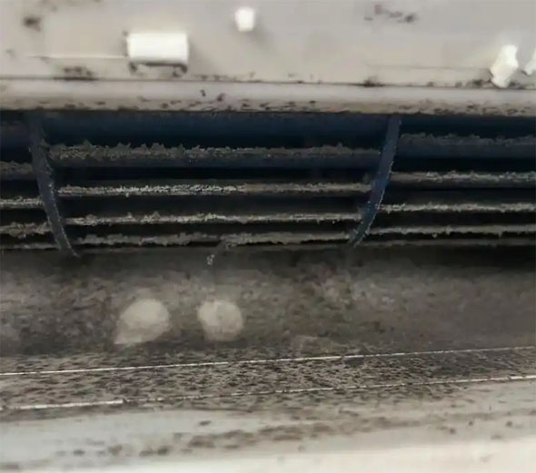 石首空调吹的风有股烧焦味是怎么回事